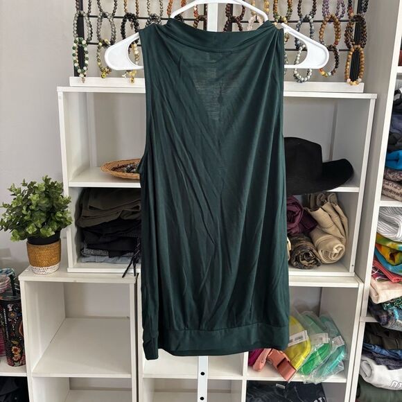 TALBOTS new with tags women’s medium petite Elegant Green Sleeveless Top - Picture 5 of 5
